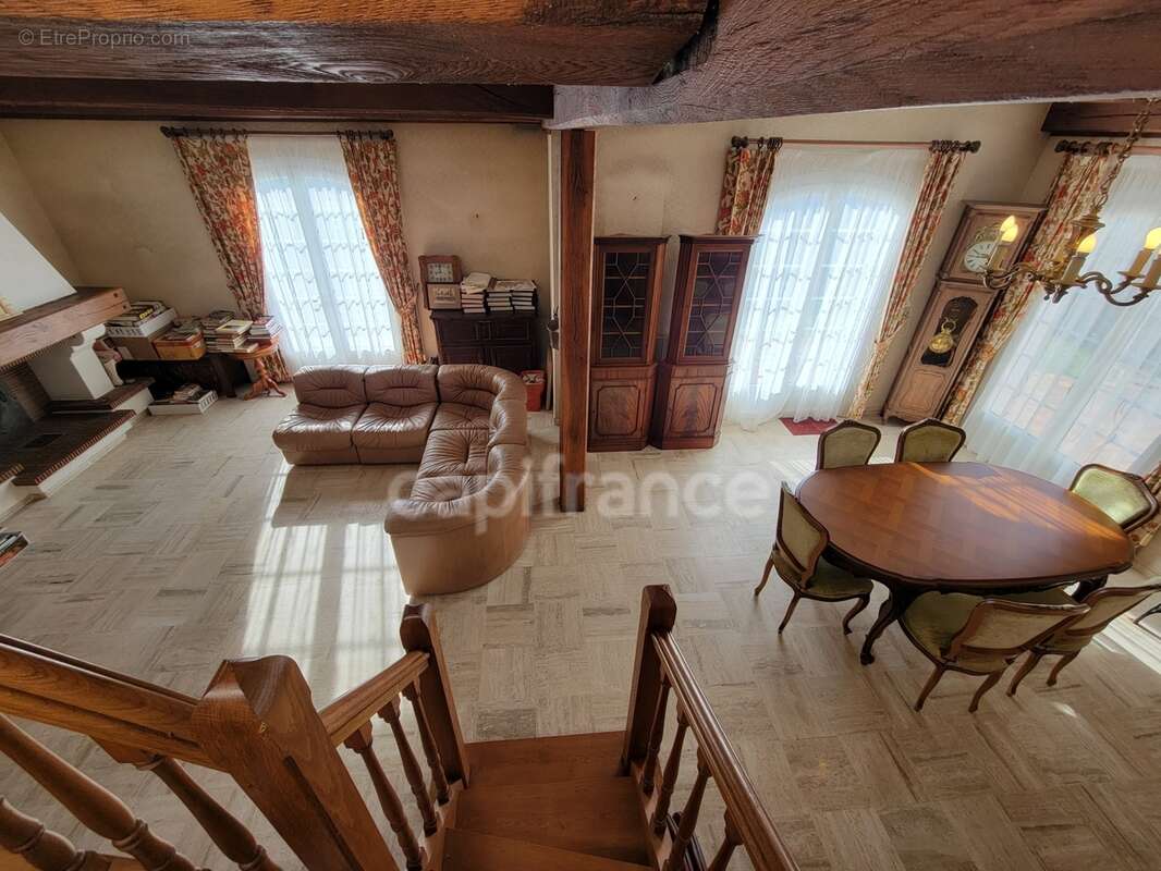 ( 85 ) Vendée entre NOIRMOUTIER , PORNIC et CHALLANS à vendre centre ville  BEAUVOIR SUR MER maison 7 pièces , 181 m² ,4 chambre - photo 5