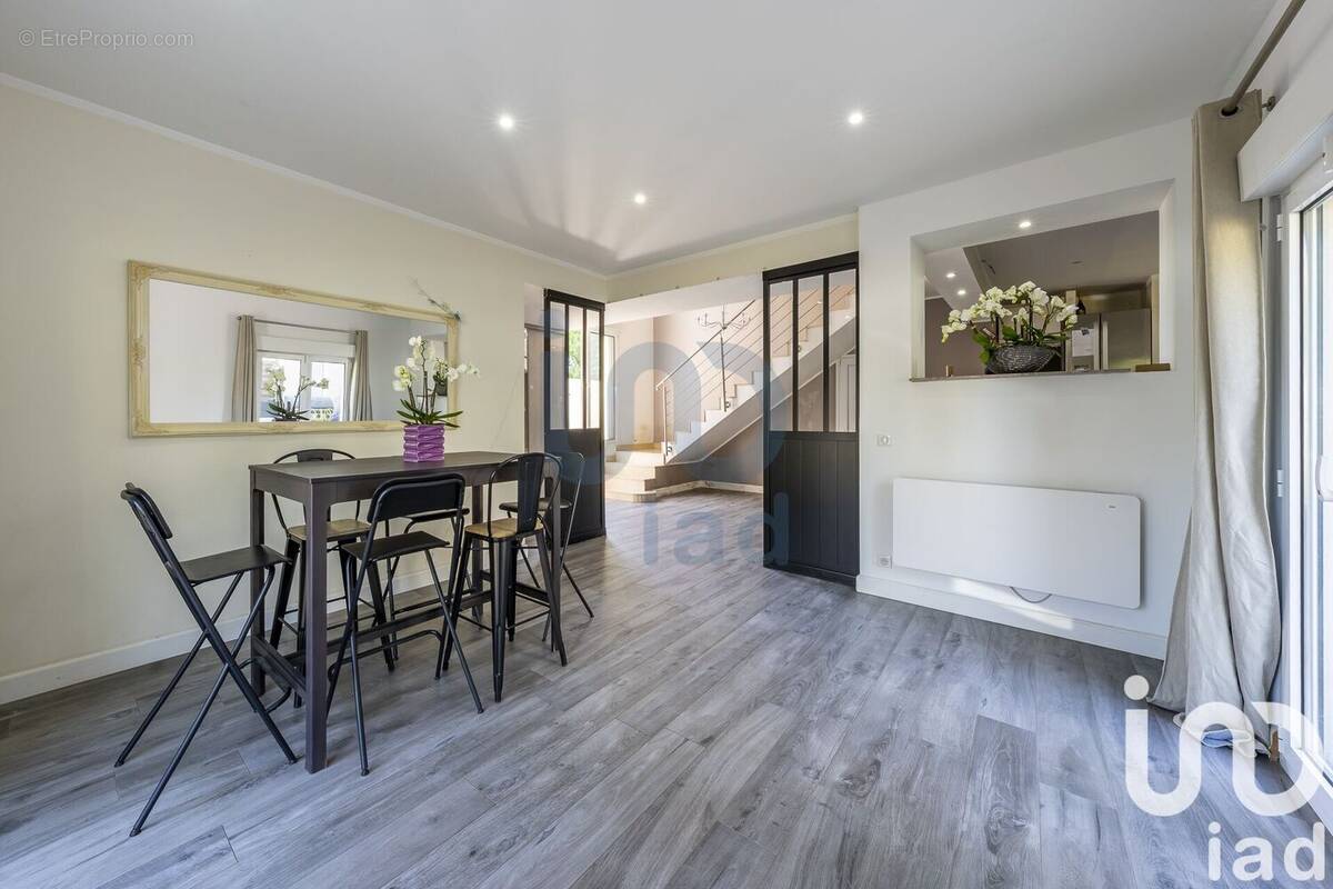 Photo 1 - Maison à THIAIS