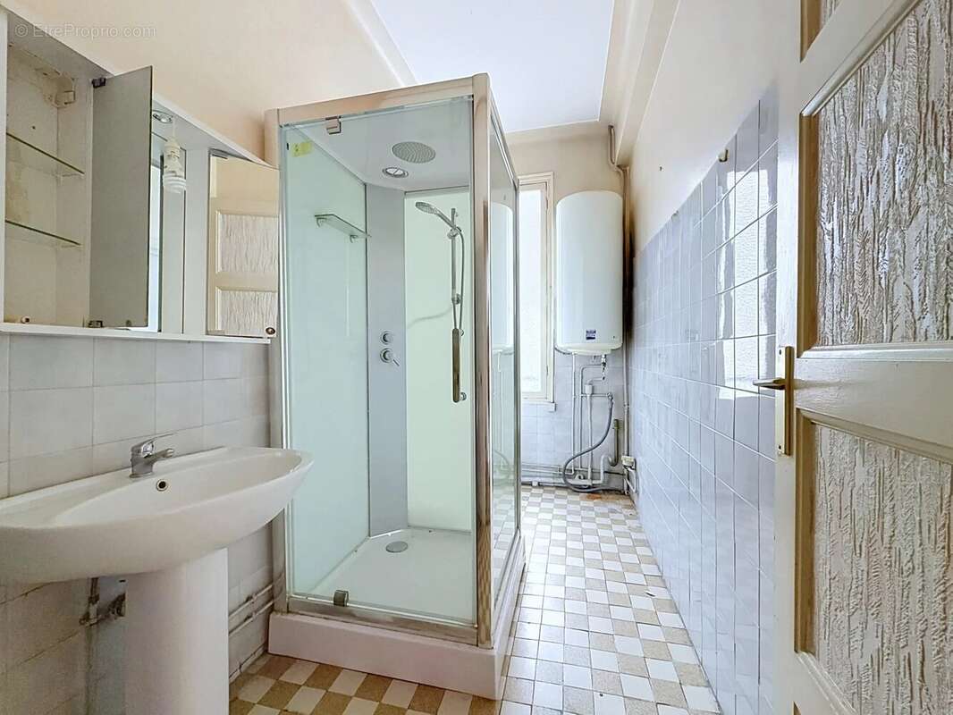 Deux-pièces de 53,85 m² avec beau potentiel – Quartier Vernier, Nice - photo 4
