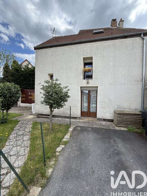 Photo 3 - Maison à CRECY-LA-CHAPELLE