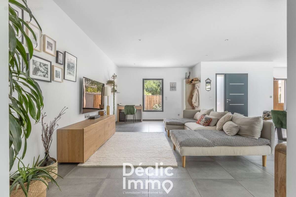 À vendre villa contemporaine avec piscine à Gujan Mestras - photo 5