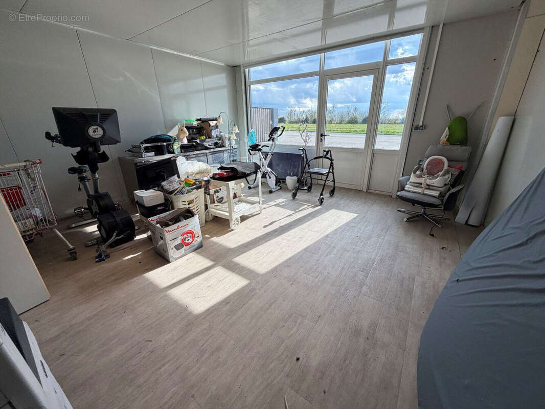 Photo 4 - Parking à BENET