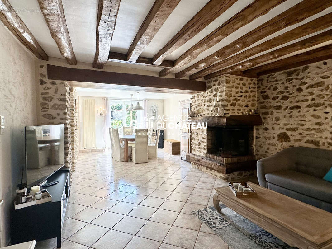 Maison 125 m² à Nandy  - photo 4