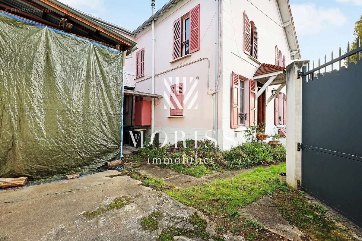 Maison à SAINT-MAUR-DES-FOSSES