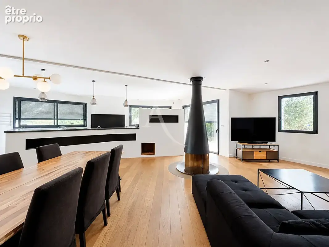 Photo Maison à Cantenay-Epinard au prix de 650 000€
