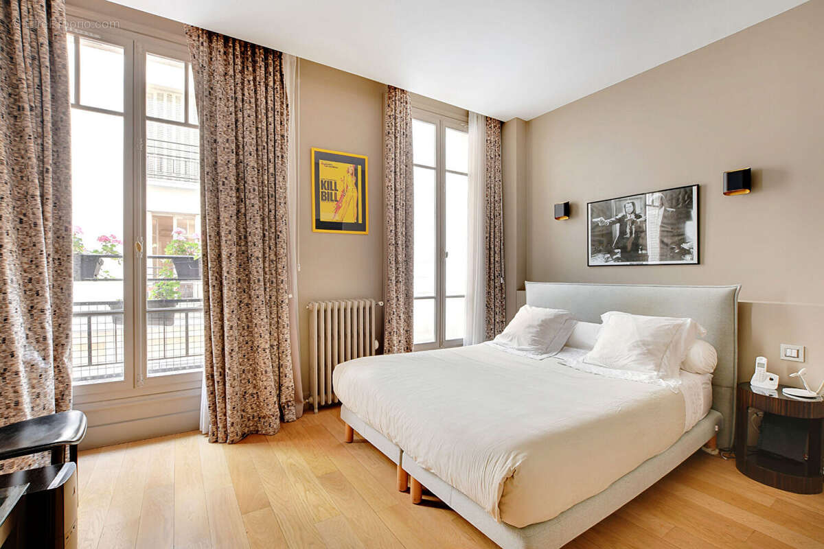 Appartement à PARIS-8E
