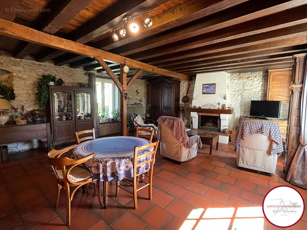 Maison à INEUIL