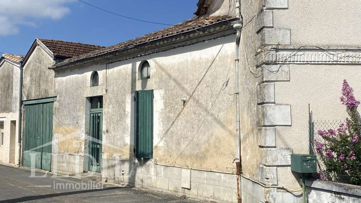 Maison à SAINT-SYMPHORIEN