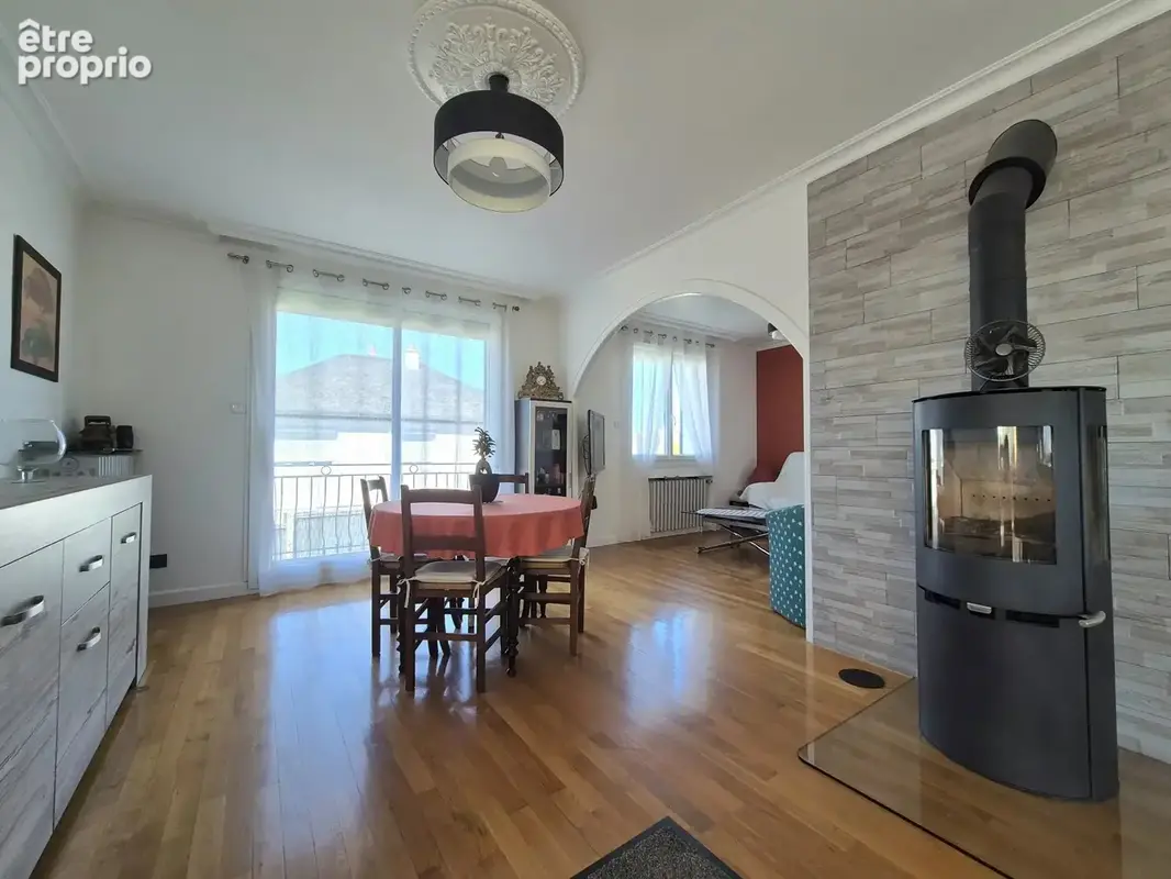 Photo Maison à Laval au prix de 250 800€
