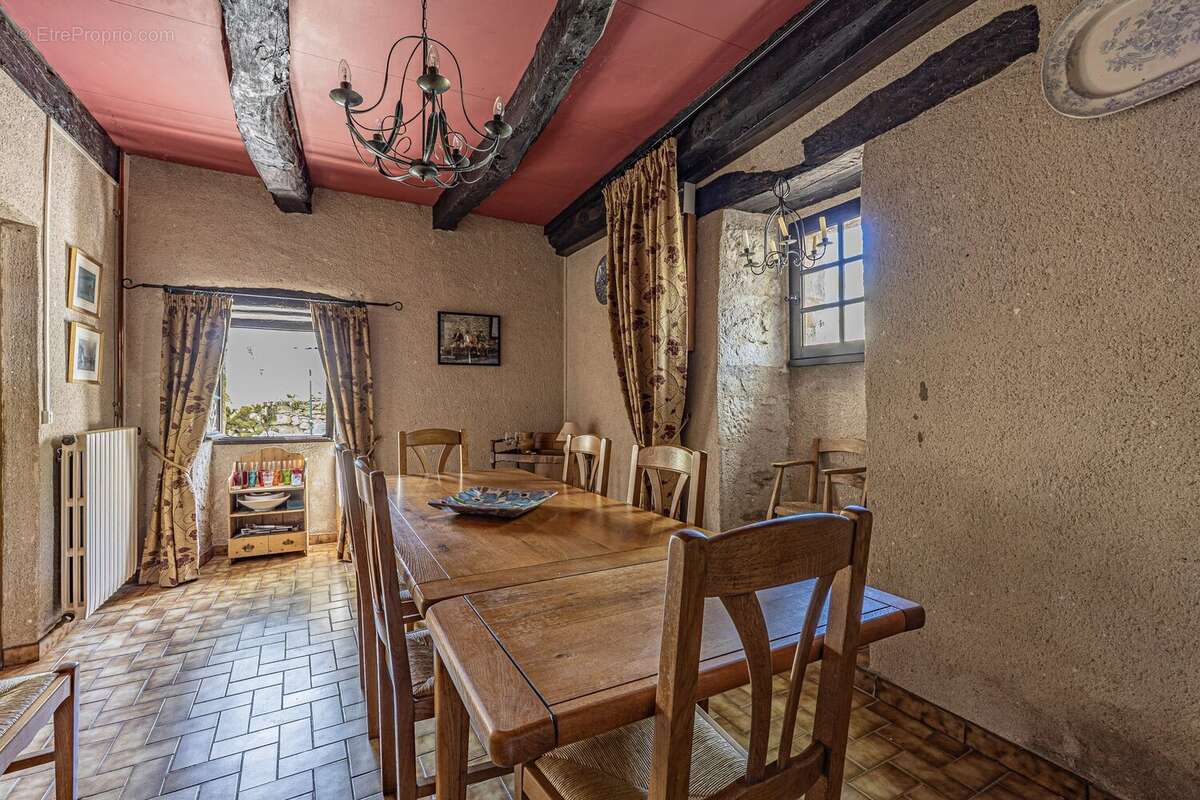 Secteur Causses du Quercy: charmante maison en pierre avec piscine et 2 granges - photo 5