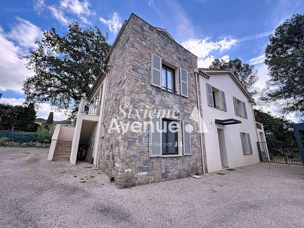 Appartement à MOUGINS