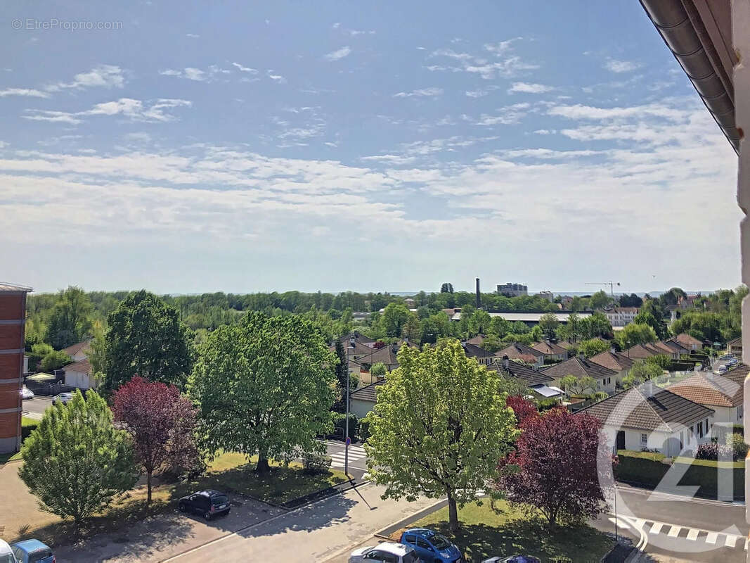 Appartement 76 m² à Saint-Julien-Les-Villas  - photo 12