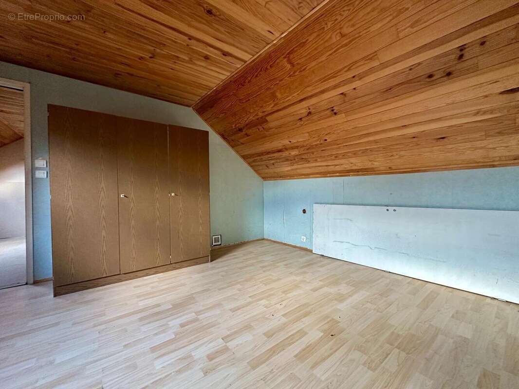 Maison 83 m² à La Chapelle-Hugon  - photo 9