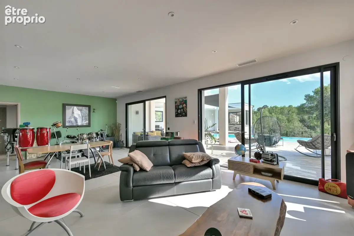 Maison contemporaine de plain-pied avec piscine et vue dégagée sur 3000m2 de parcelle - photo 4