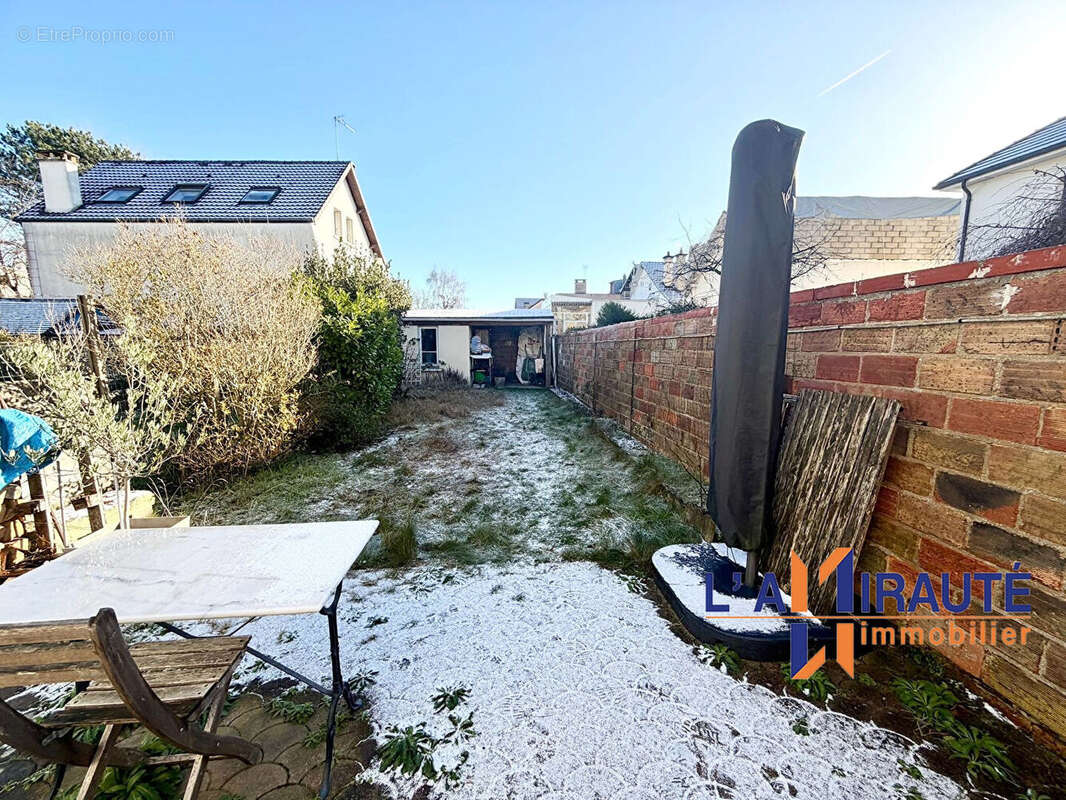 Maison à MAISONS-LAFFITTE