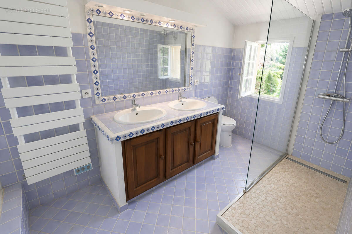 Mas Grasse saint Jacques 170 m² avec jolie jardin et piscine - photo 17