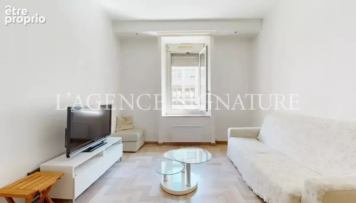 ** a vendre - studio 28 m² - nice centre ** - photo 5