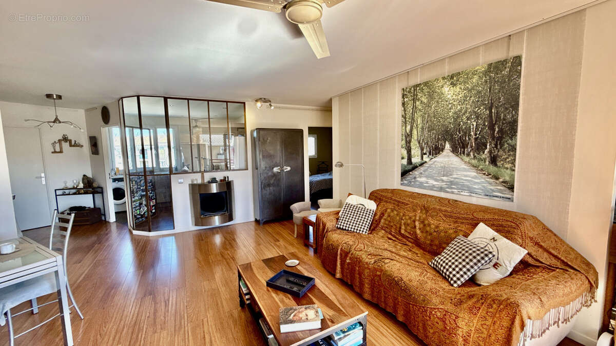 Appartement à VILLENEUVE-LES-AVIGNON