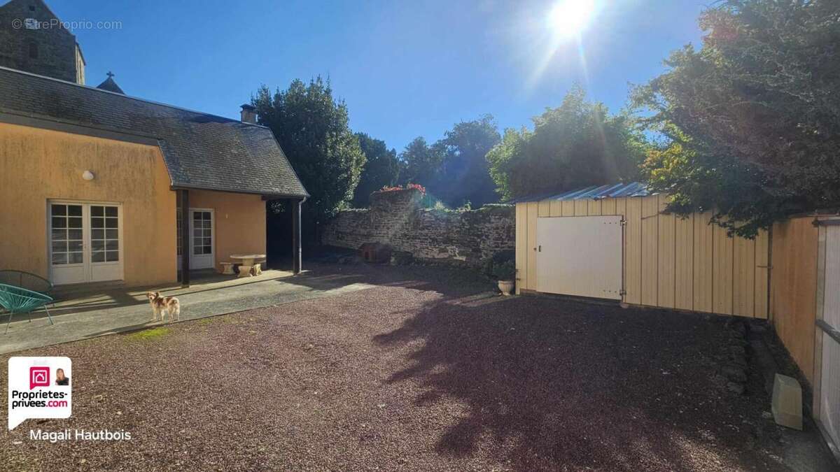 Maison à SAINT-HILAIRE-DU-HARCOUET