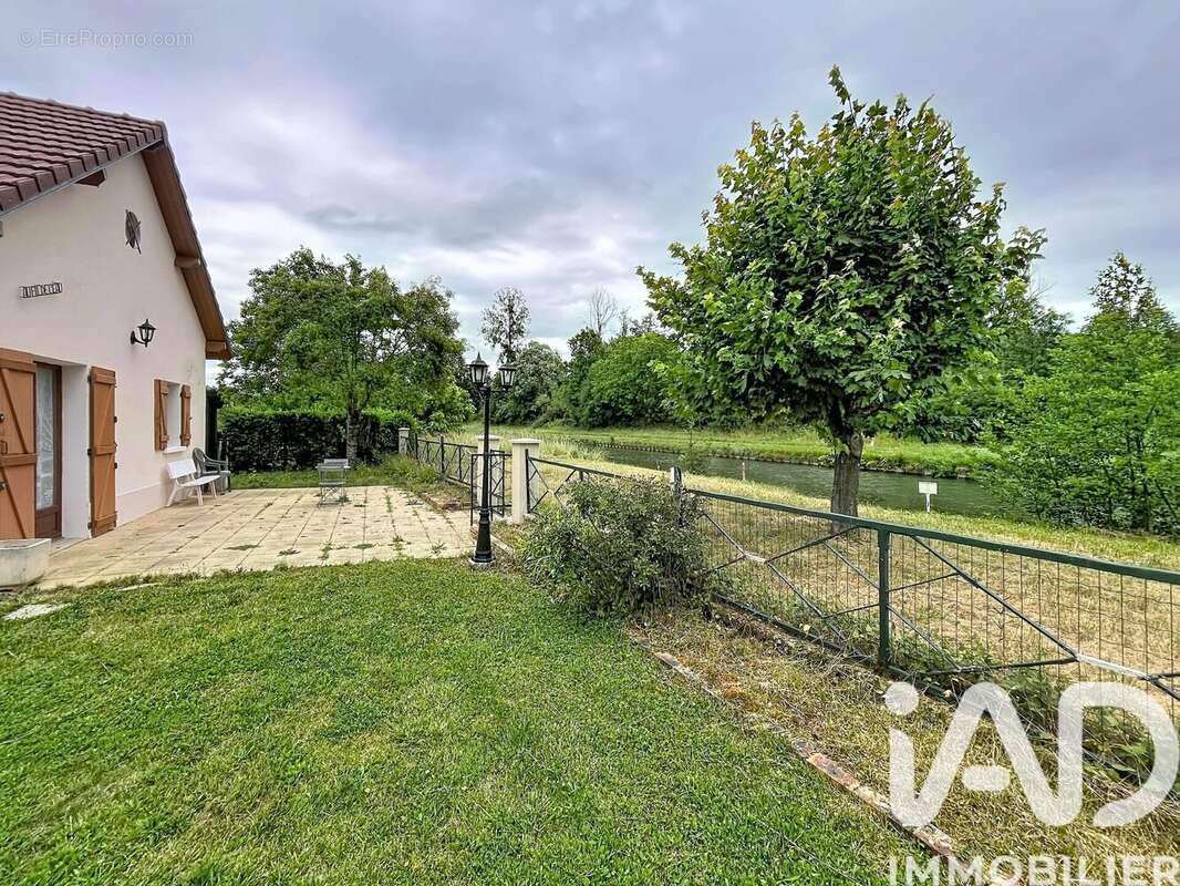 Maison 72 m² à Mailly-La-Ville  - photo 2