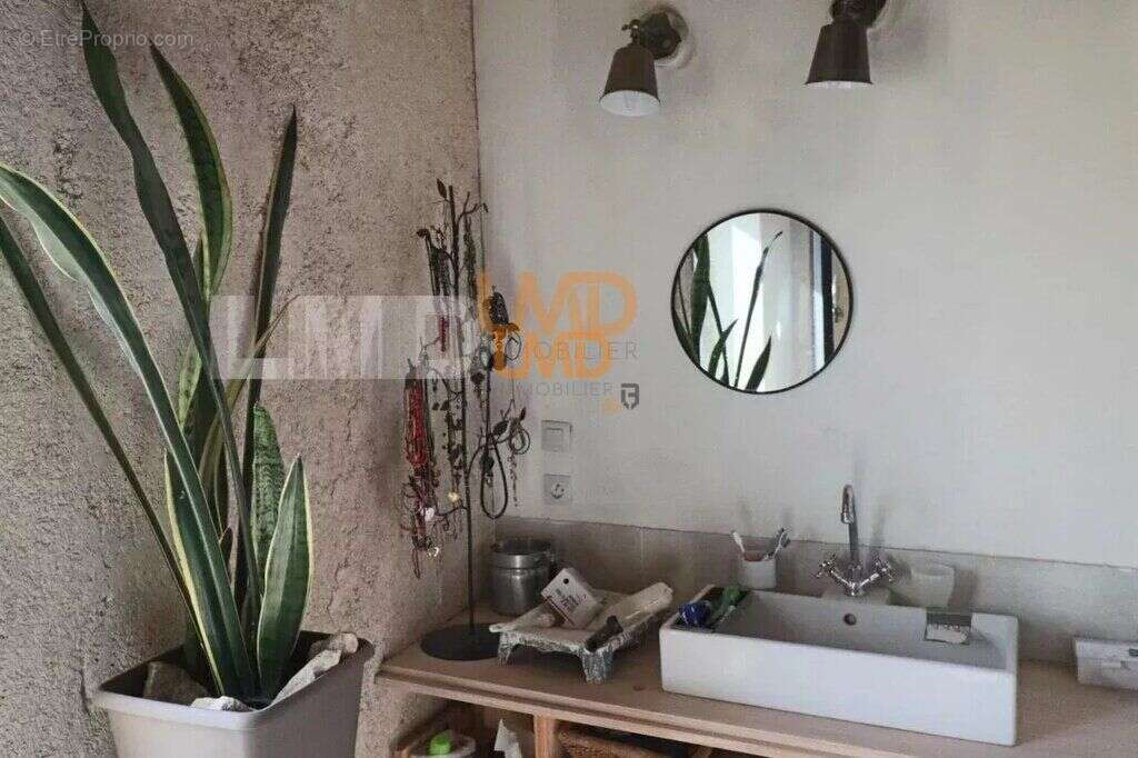 Maison  T4, jardin et dépendances - photo 9