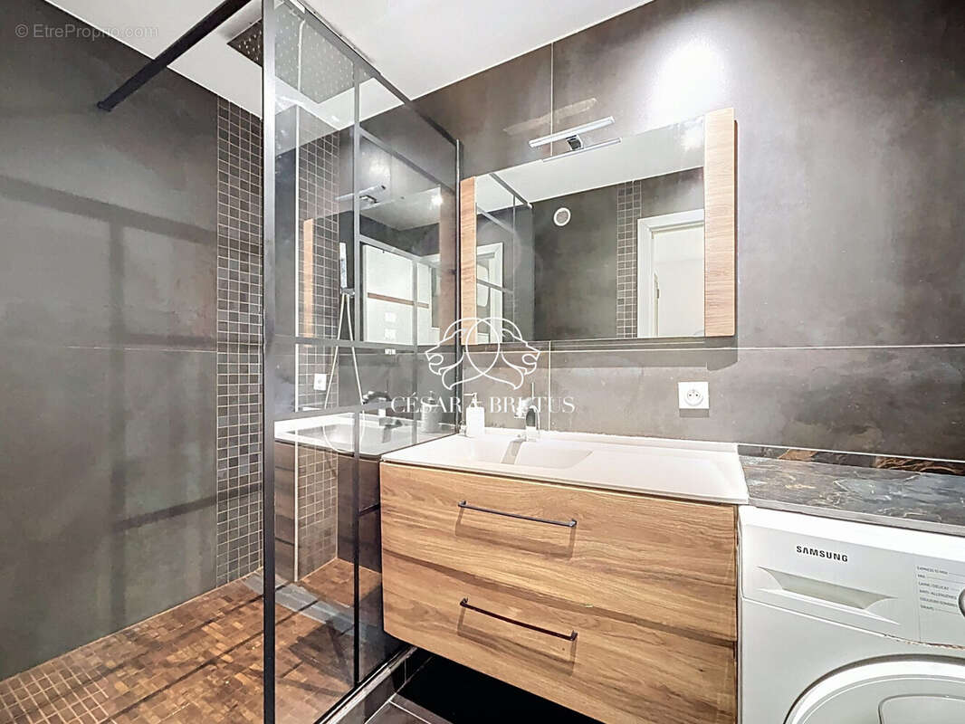 Appartement à LA MULATIERE