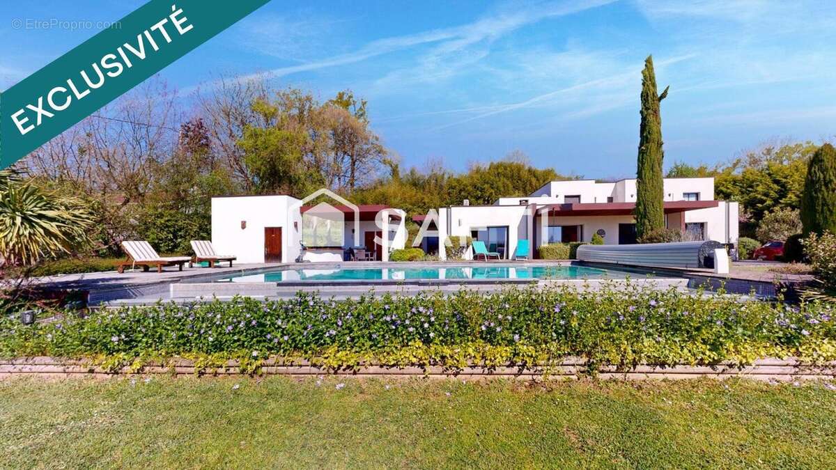 Maison 330 m² à Mondavezan  - photo 3