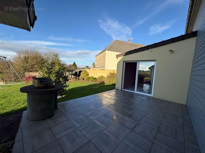 Maison à SAINT-SAMSON-DE-BONFOSSE