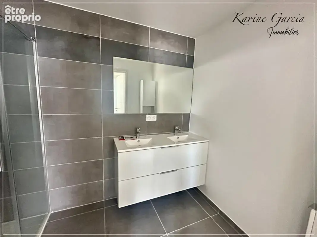 Six fours les plages - construction recente - appartement de type 3 -  68 m2 - terrain 54 m² - parking en sous sol - photo 11