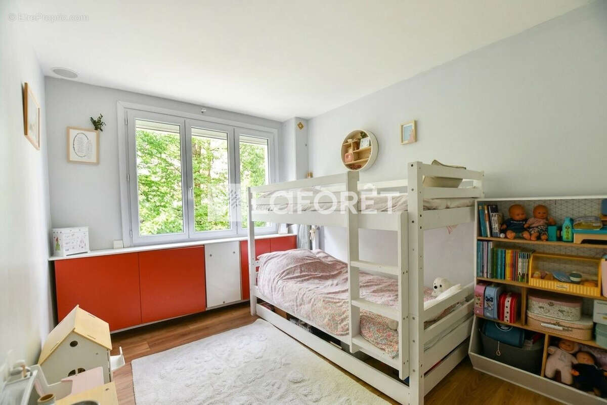 Appartement à LA CELLE-SAINT-CLOUD