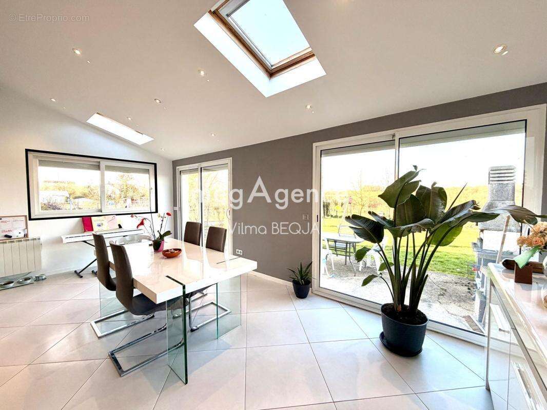 Maison à EGRISELLES-LE-BOCAGE