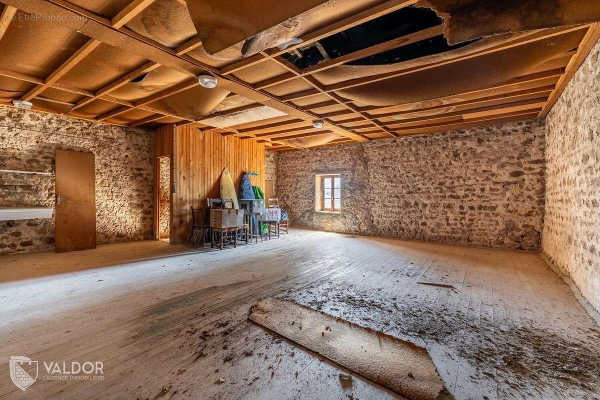 Maison à REGNIE-DURETTE