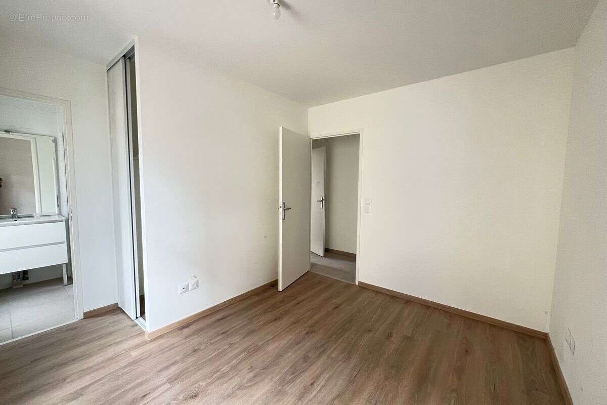 Appartement à MILLERY