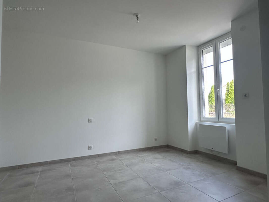 Maison entièrement rénovée - 4 chambres - Jardin à L'Isle-d'Espagnac - photo 12