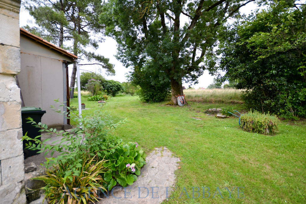 Vénérand, charentaise 75 m2, 2 chambres, terrain 916 m2 - photo 8