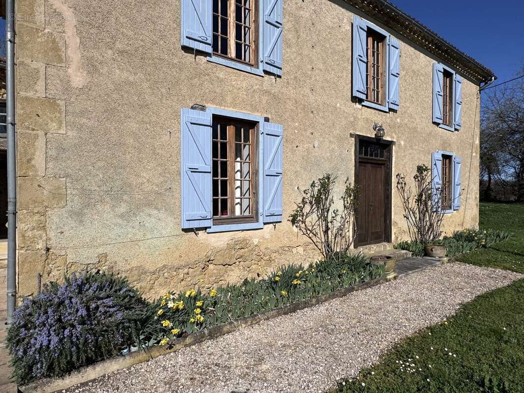 Maison à SEISSAN