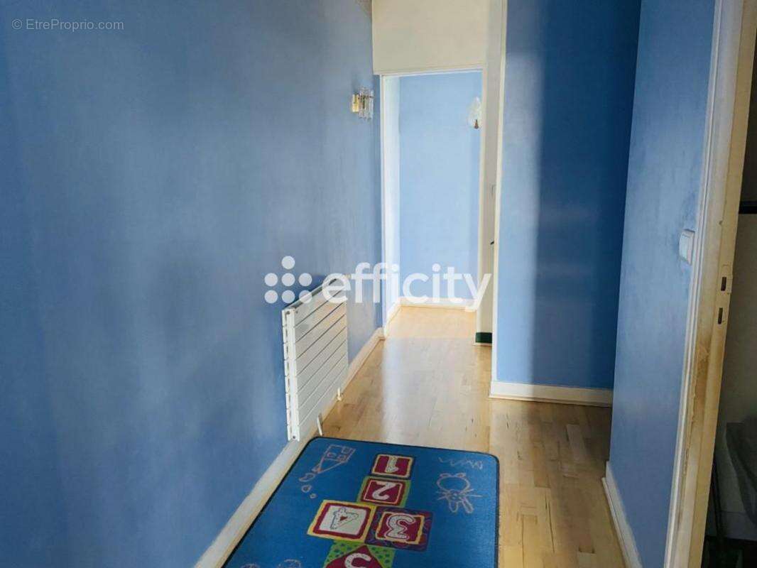 Maison à LA CHAPELLE-DU-BOIS