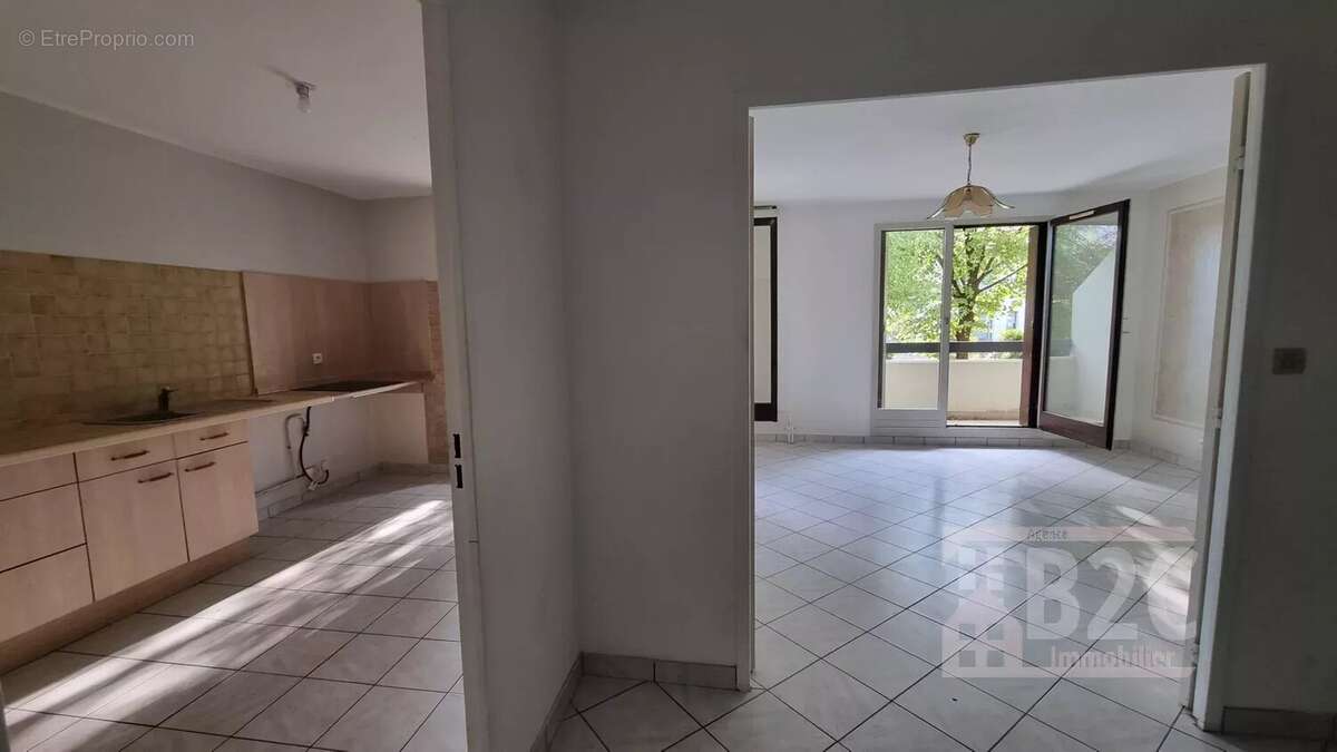 Appartement à FONTAINE