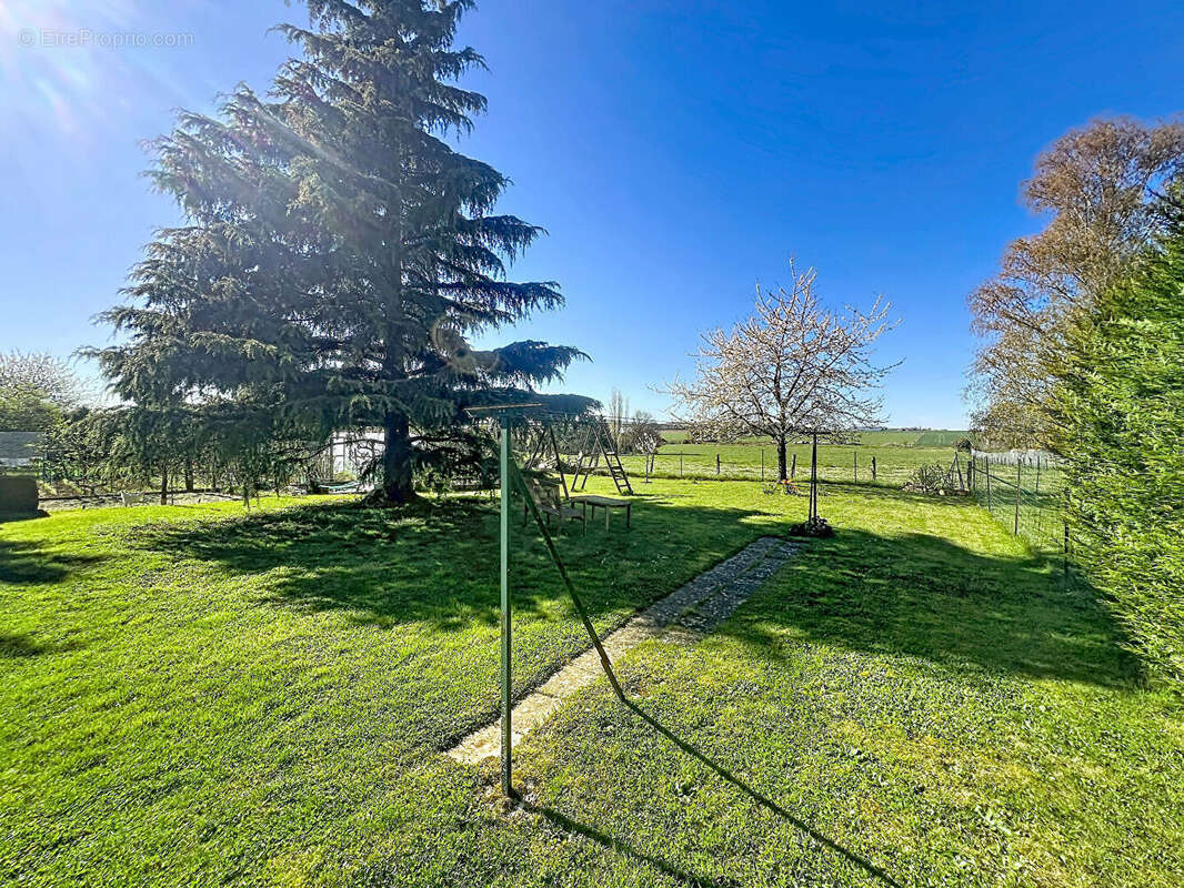 Maison à REZONVILLE