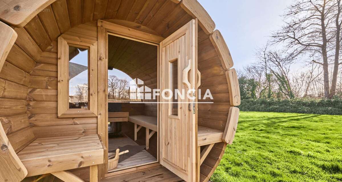 Maison à EQUEMAUVILLE