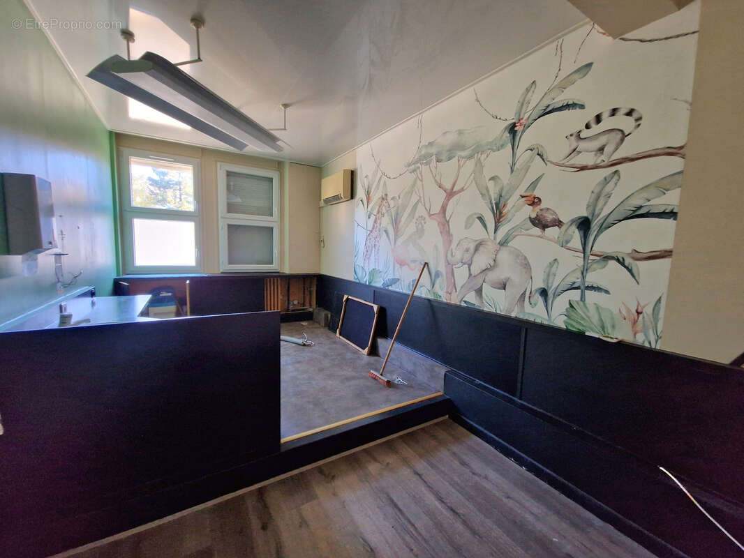 Commerce à COUBLEVIE