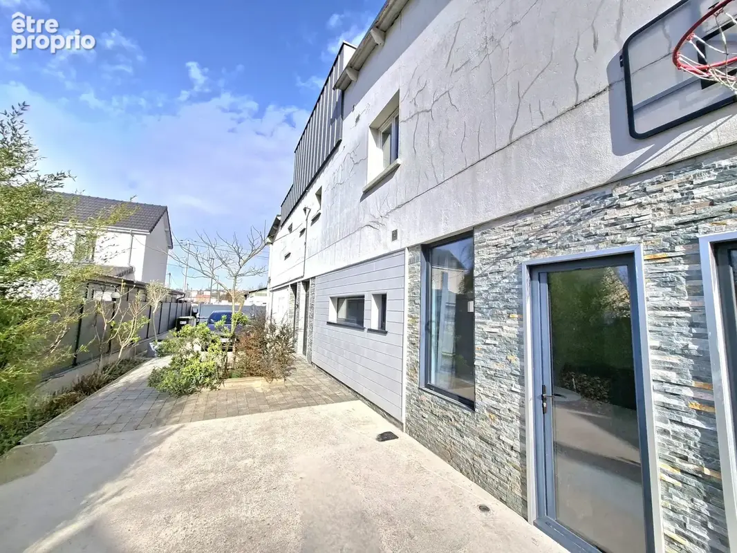 Duplex - 87.5 m2 - RDC + 1er étage - photo 2