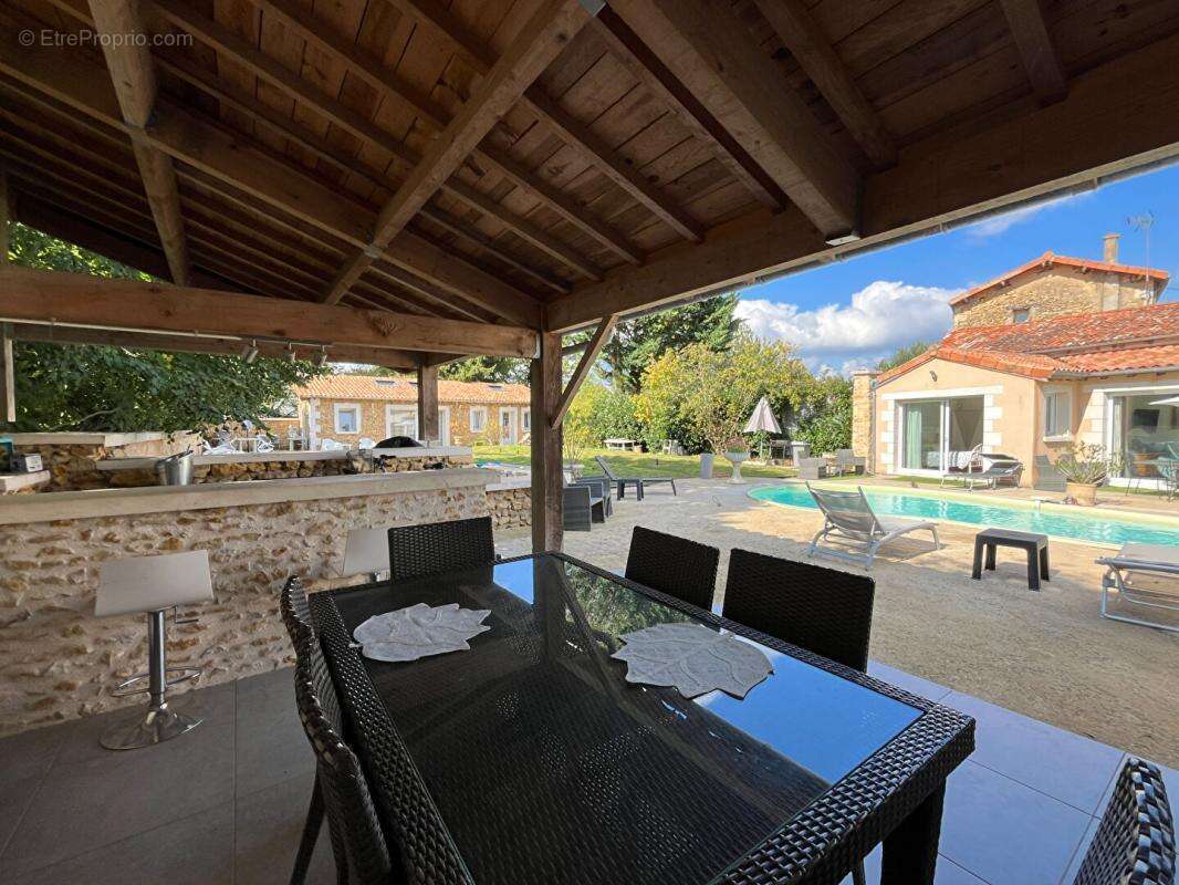 Maison à NOUAILLE-MAUPERTUIS