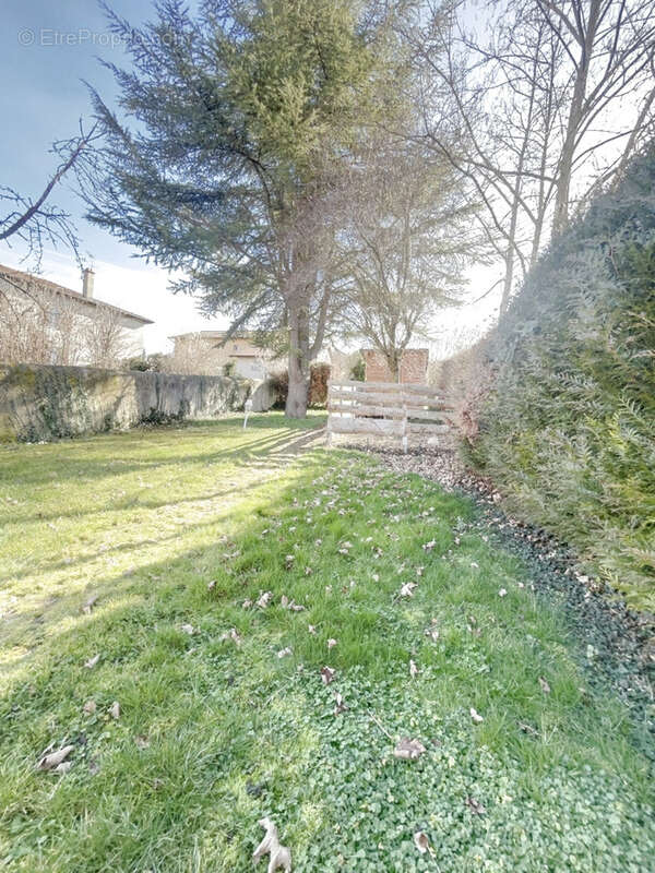 Maison à ESPALY-SAINT-MARCEL