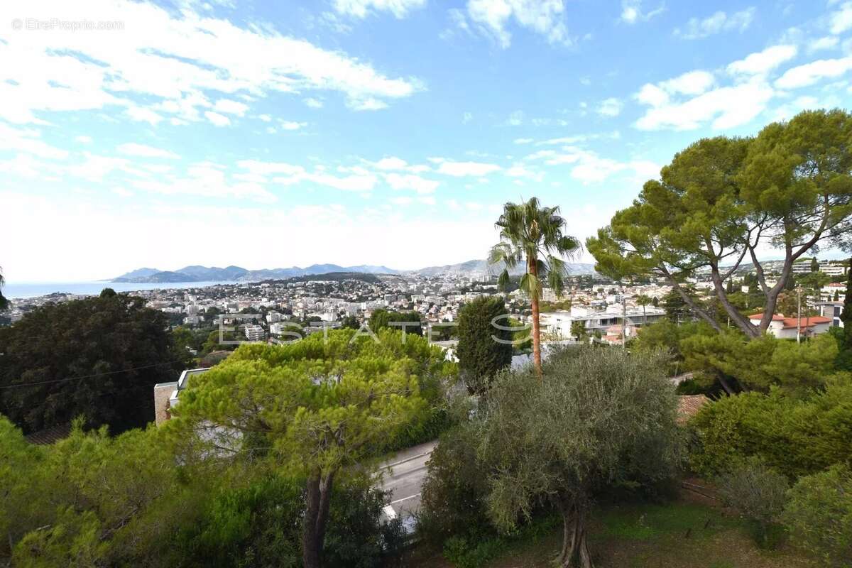 Appartement à LE CANNET