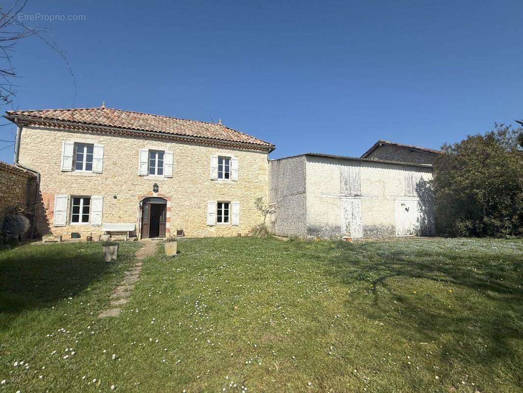 Maison à VALENCE-SUR-BAISE