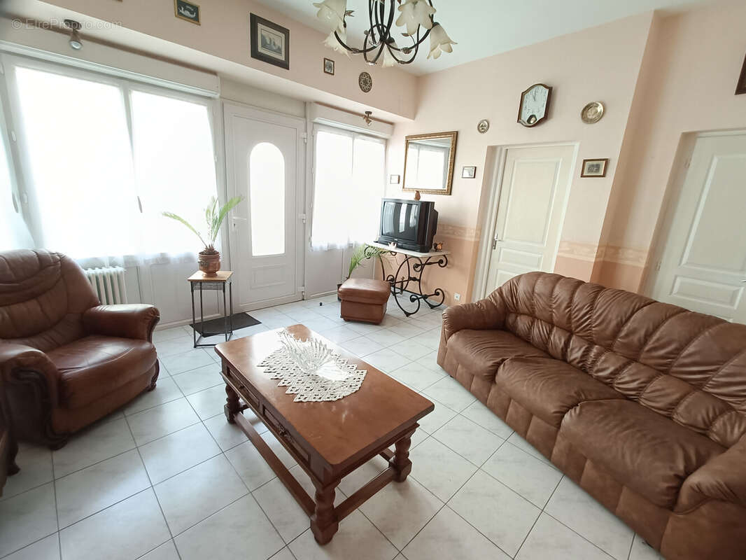 Maison à TOURNON-SAINT-MARTIN