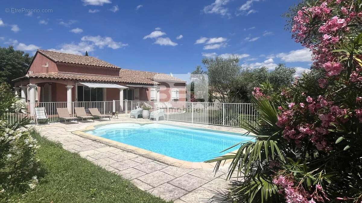 Villa provencale plain pied avec piscine - photo 5