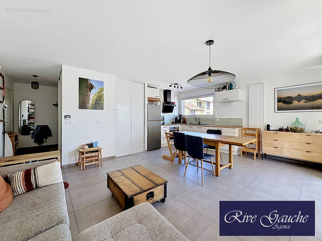 Appartement à CHENS-SUR-LEMAN