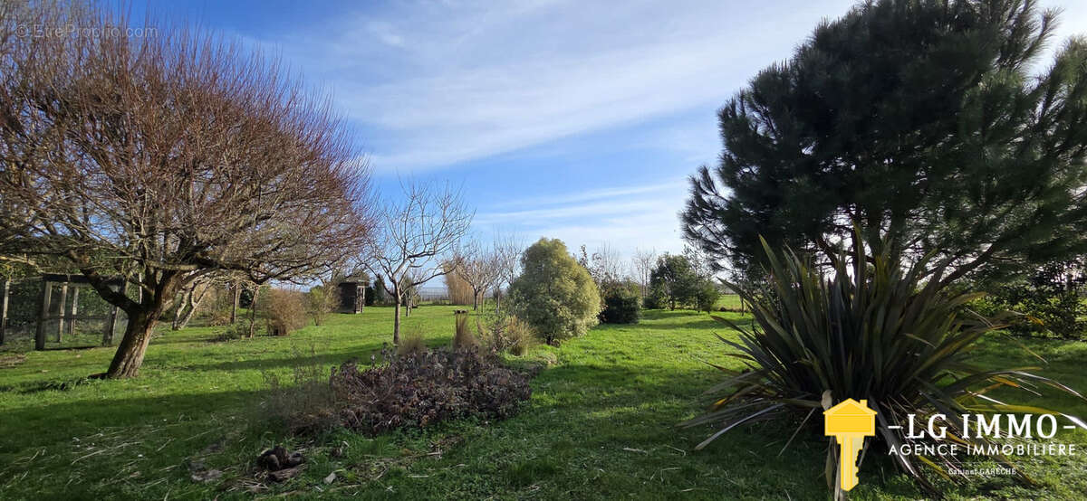 Maison à SAINT-FORT-SUR-GIRONDE